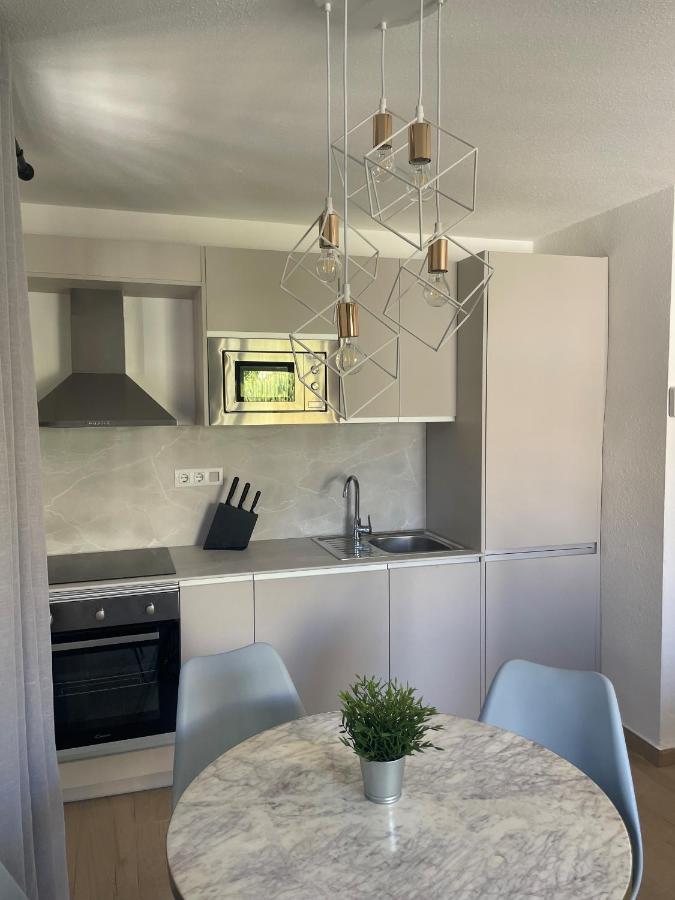 Lovely 1- Bedroom Rental With Pool, Close To The Beach Бера Екстер'єр фото